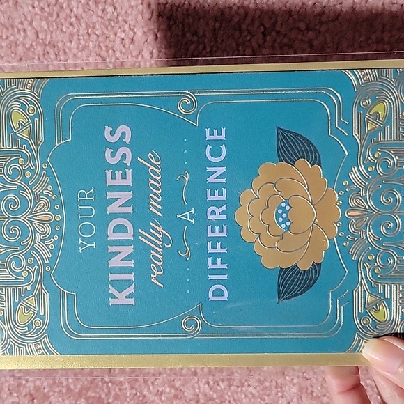 2 Hallmark Cards - Picture 4 of 5